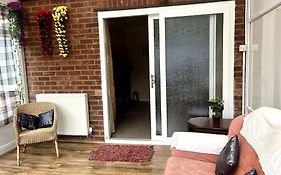 North Wales Holiday Accomodation With Free Parking & Wifi